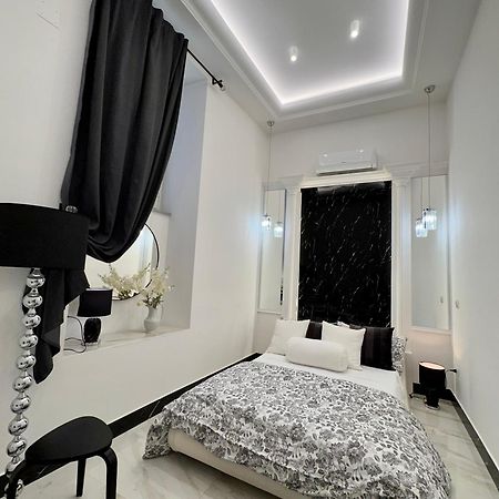 Ferdinando'S Home Napoli Bagian luar foto