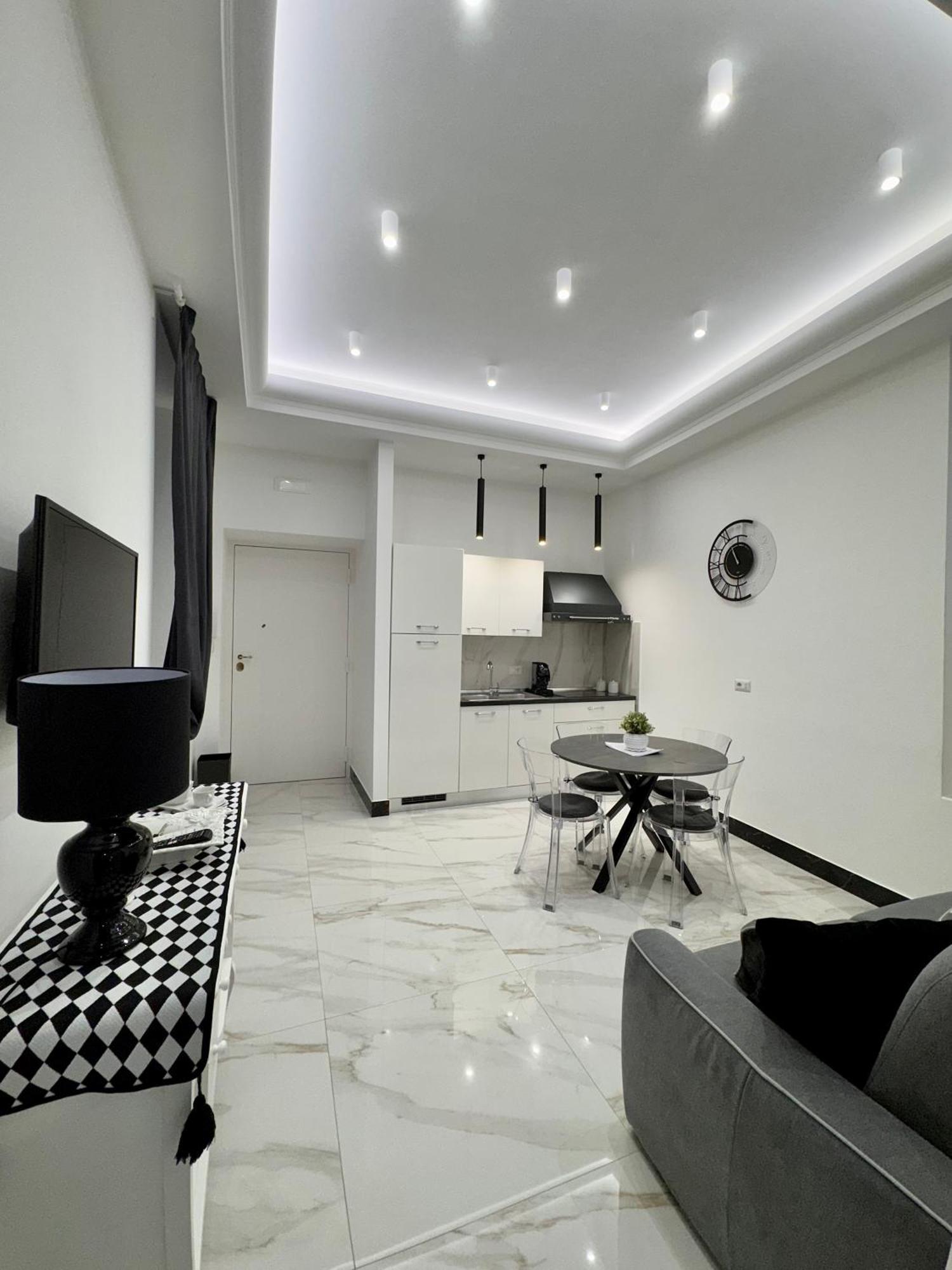 Ferdinando'S Home Napoli Bagian luar foto