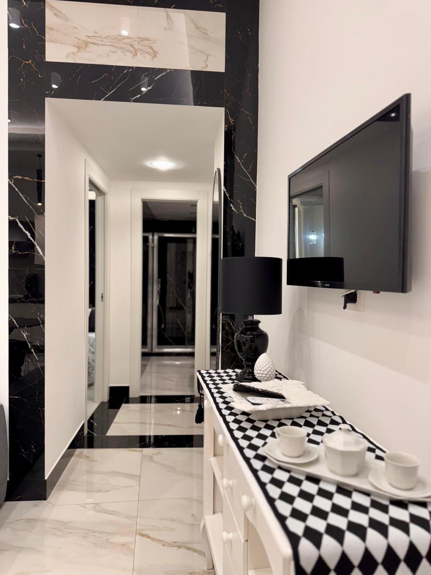 Ferdinando'S Home Napoli Bagian luar foto