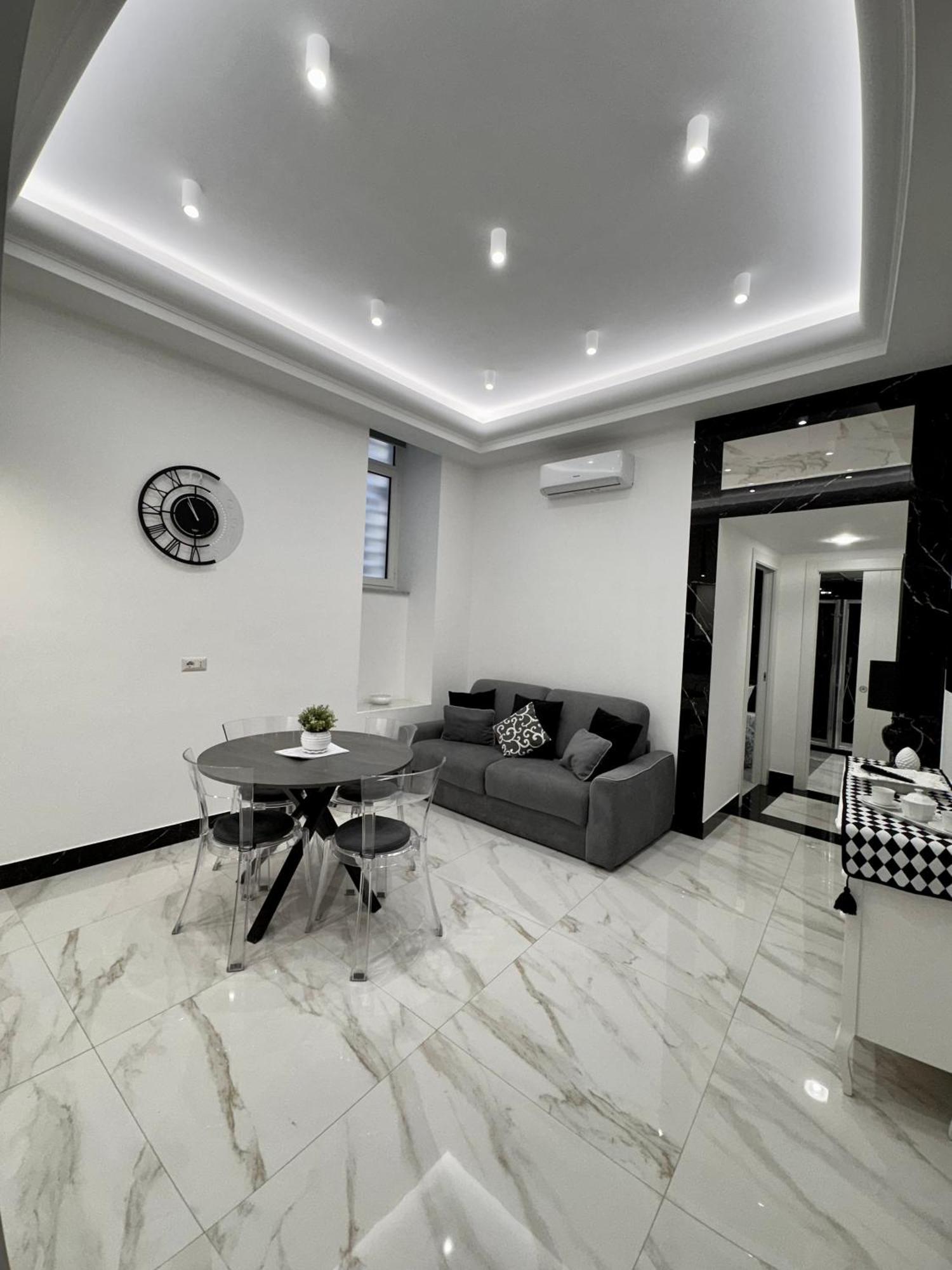 Ferdinando'S Home Napoli Bagian luar foto