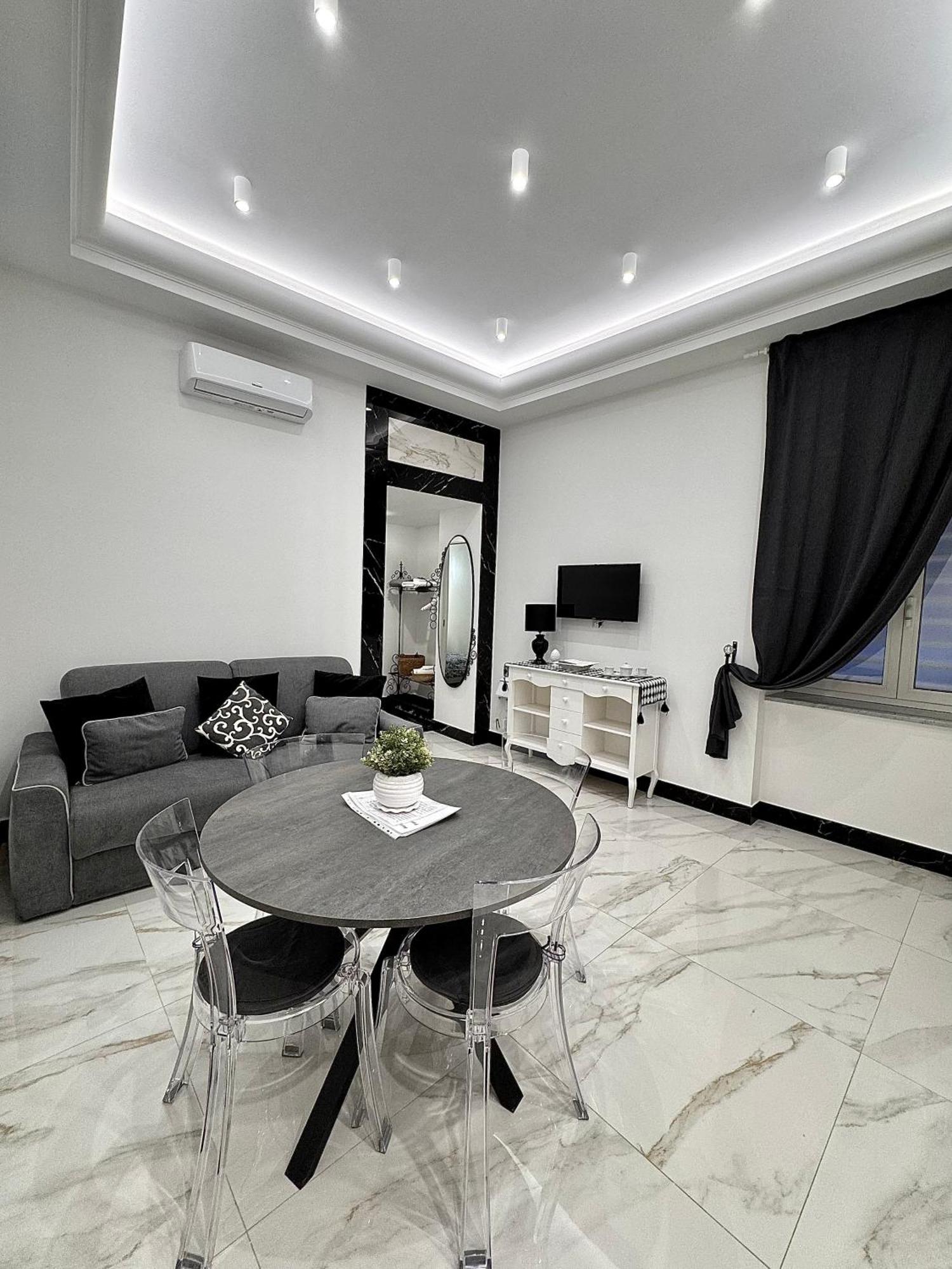 Ferdinando'S Home Napoli Bagian luar foto