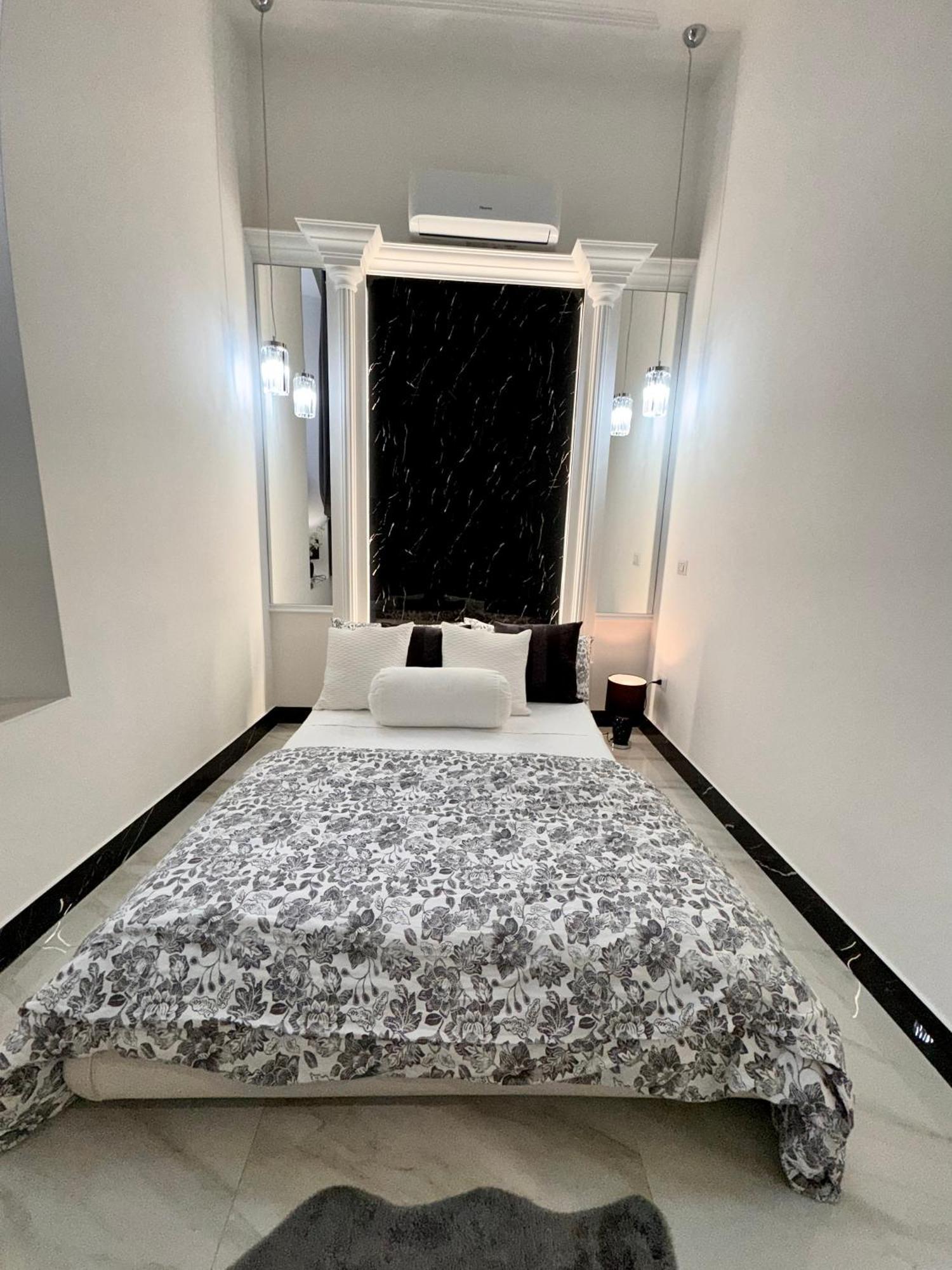 Ferdinando'S Home Napoli Bagian luar foto