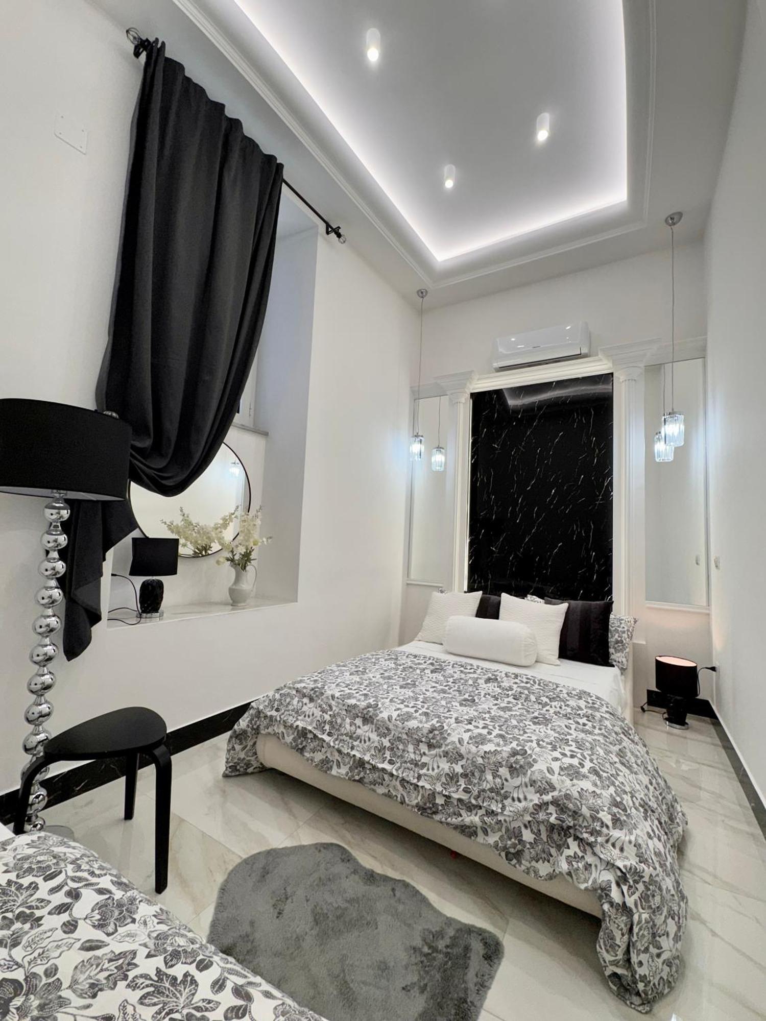 Ferdinando'S Home Napoli Bagian luar foto
