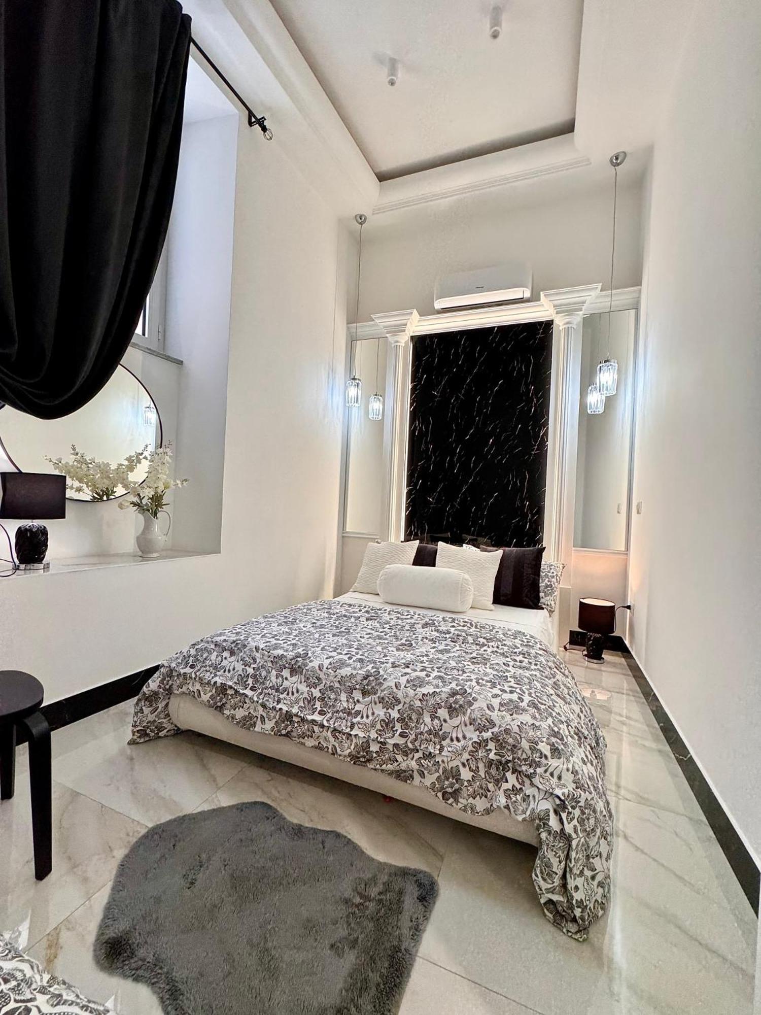 Ferdinando'S Home Napoli Bagian luar foto