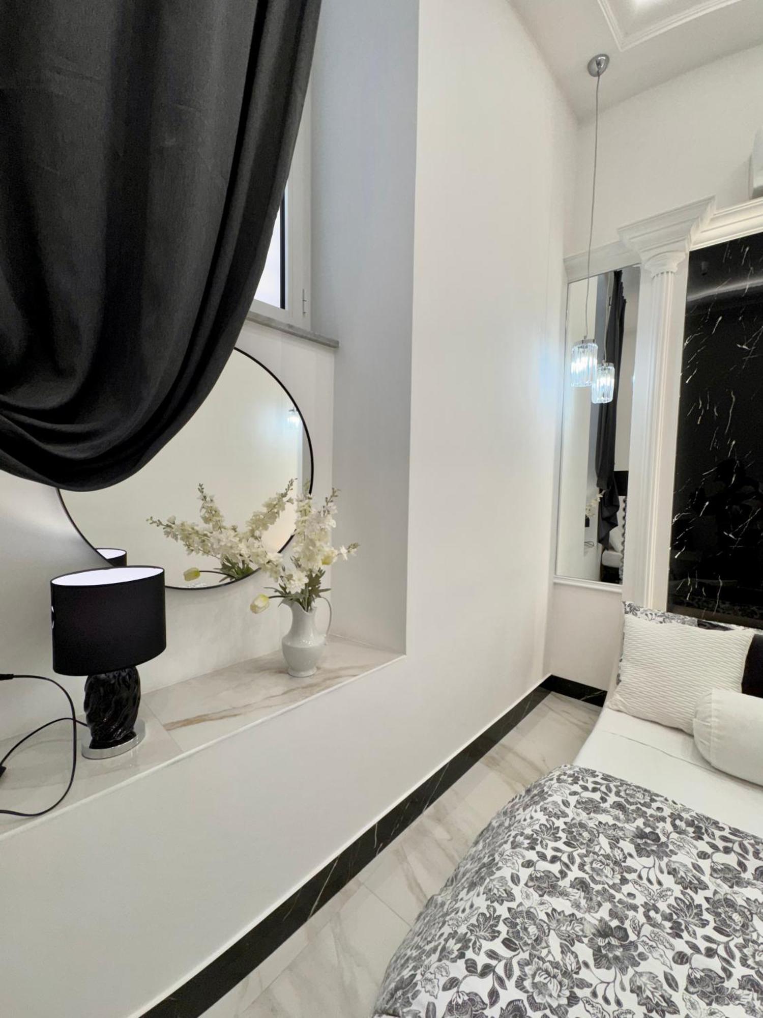 Ferdinando'S Home Napoli Bagian luar foto