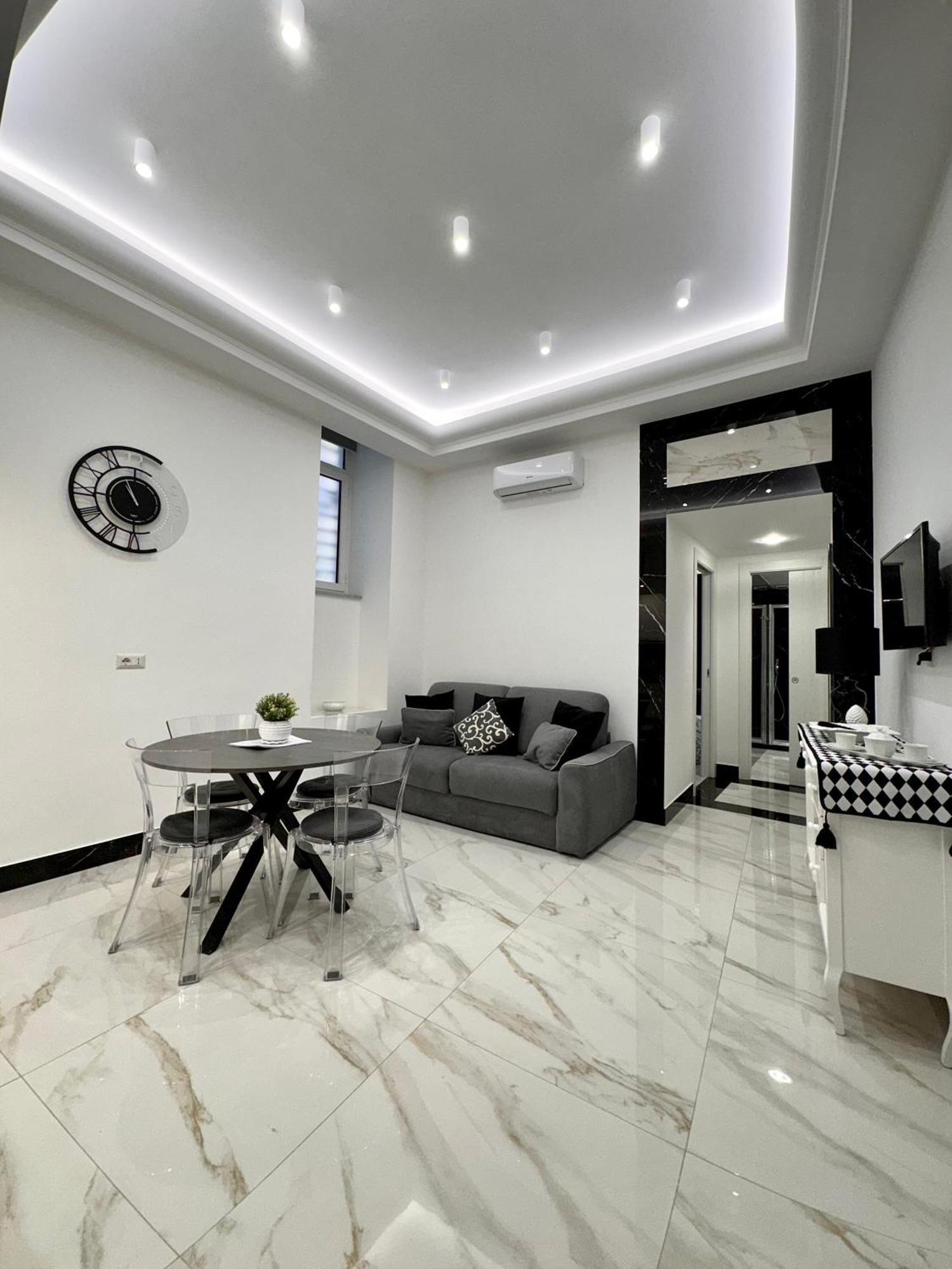 Ferdinando'S Home Napoli Bagian luar foto